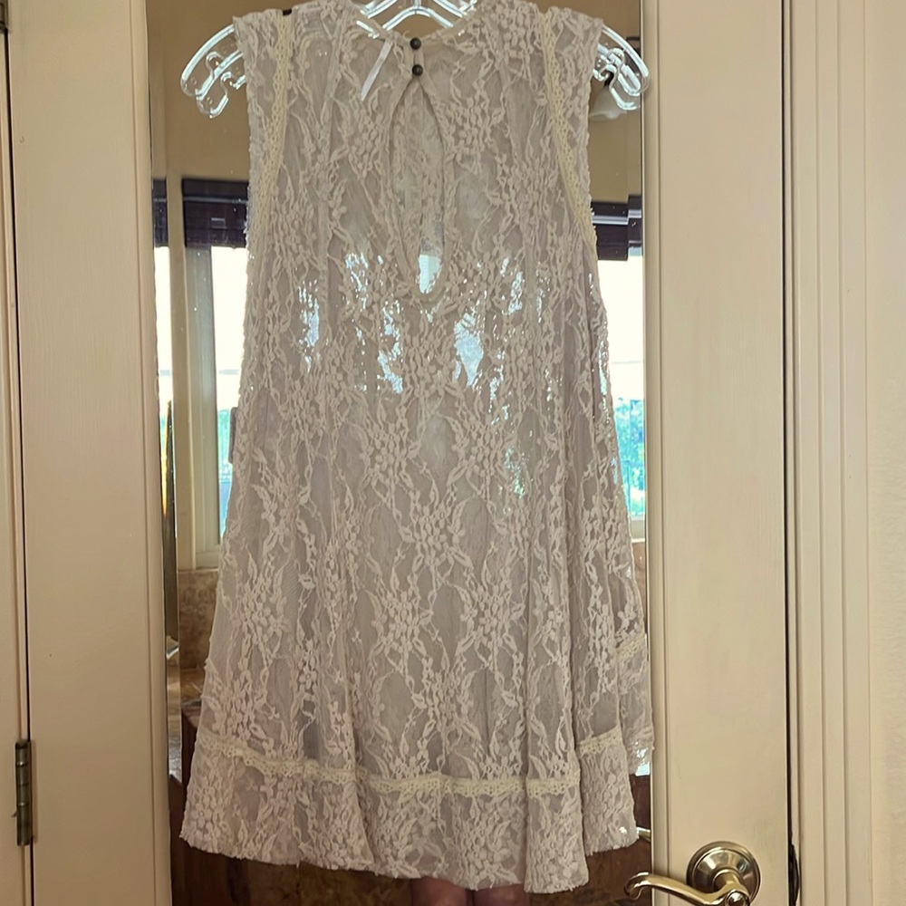 Dress - Picture 3 of 4